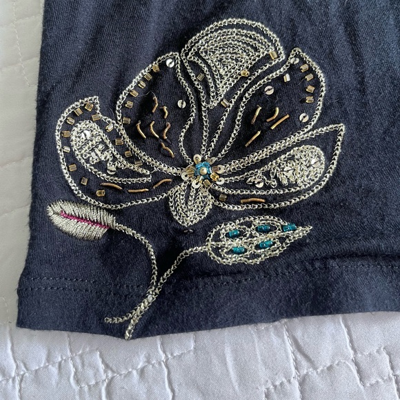 Embroidered top - Picture 2 of 5